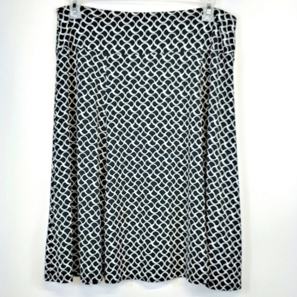 SAG HARBOR Stretch Skirt Size Medium - Picture 2 of 3